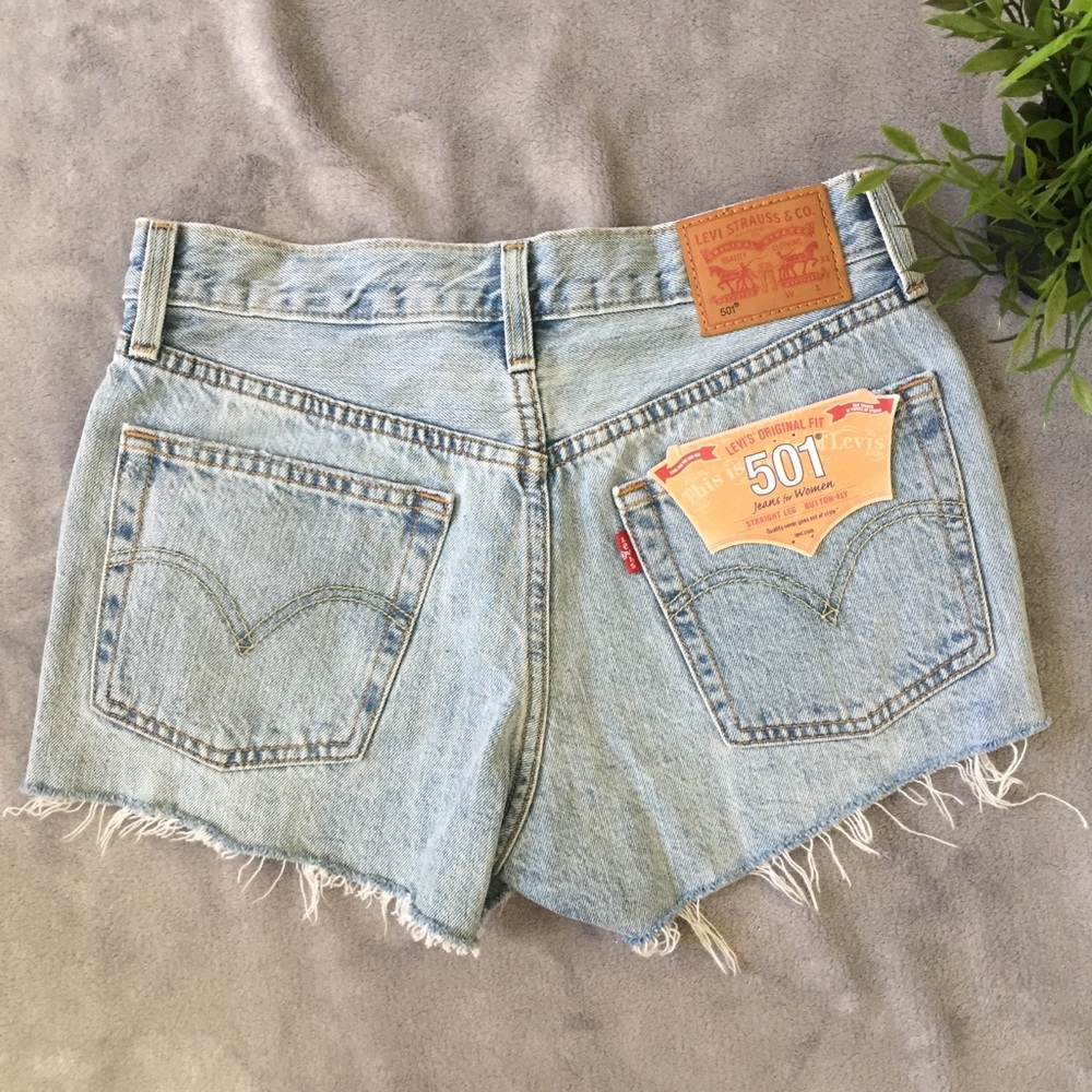 🌟 S O L D 🌟 Levi’s 501 shorts - Picture 3 of 10